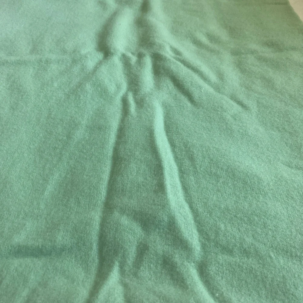 Vintage green 100% wool blanket was satin trim 60 x 80 twin size - Picture 4 of 8